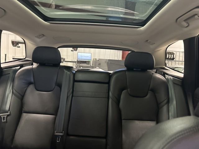 Used 2020 Volvo XC60 T6 Momentum image 16