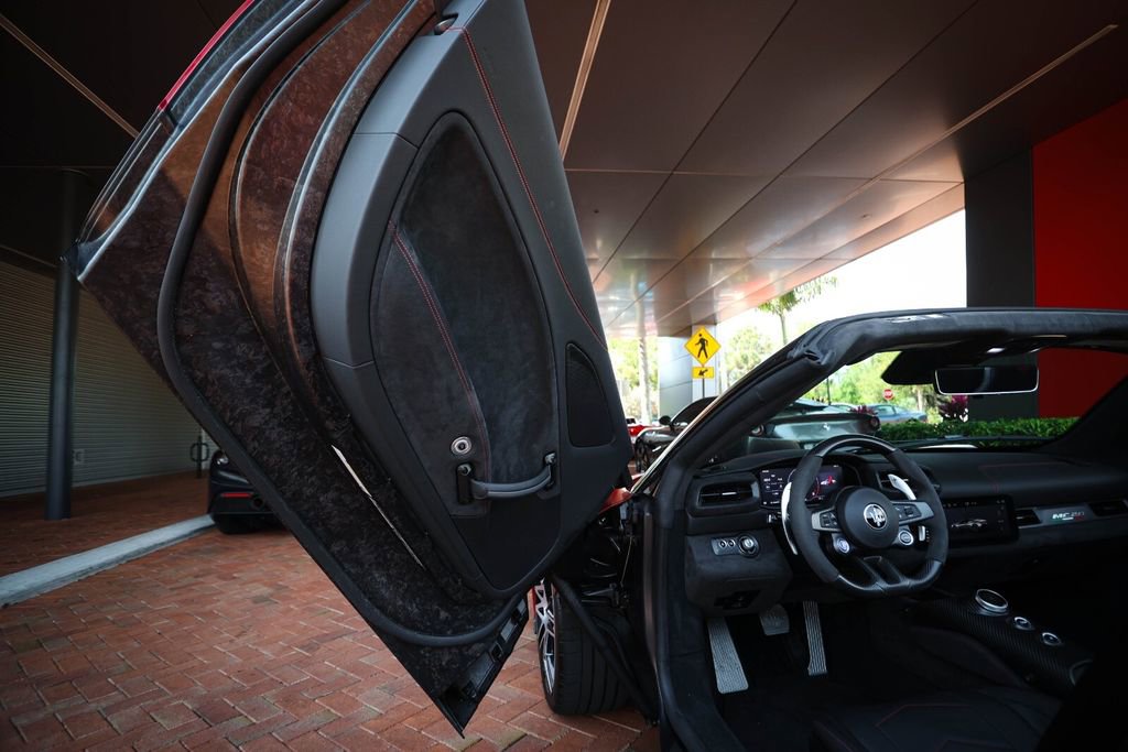 Used 2024 Maserati MC20 Cielo image 39