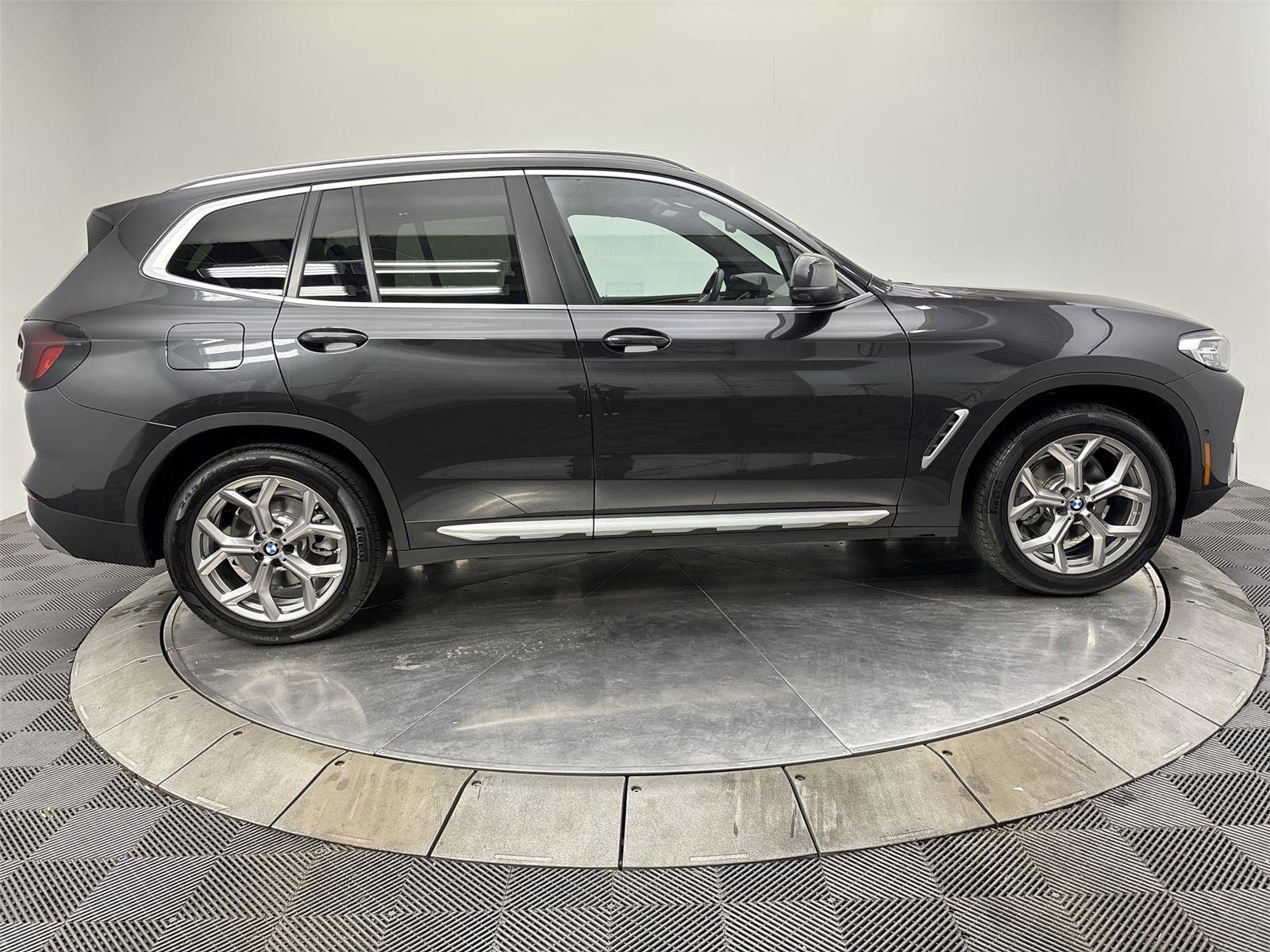 Used 2023 BMW X3 xDrive30i w/ Premium Package w/ZPA AWD/4WD image 17