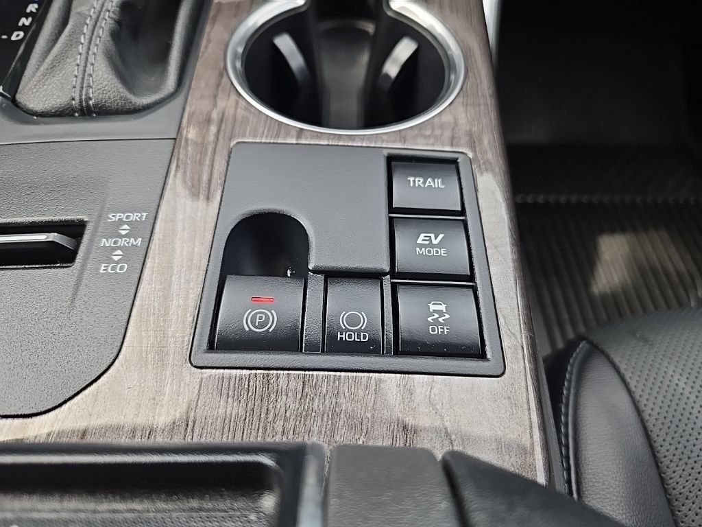 Used 2025 Toyota Highlander Limited AWD/4WD image 28