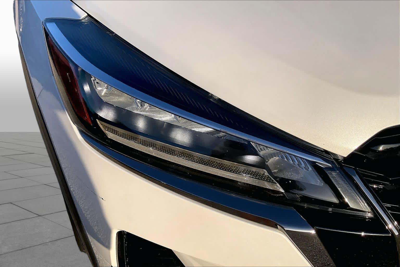 Used 2021 Nissan Kicks SR FWD image 24