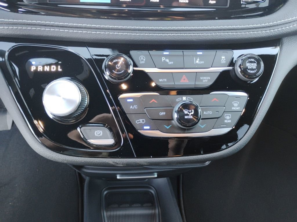 New 2026 Chrysler Pacifica Select image 27