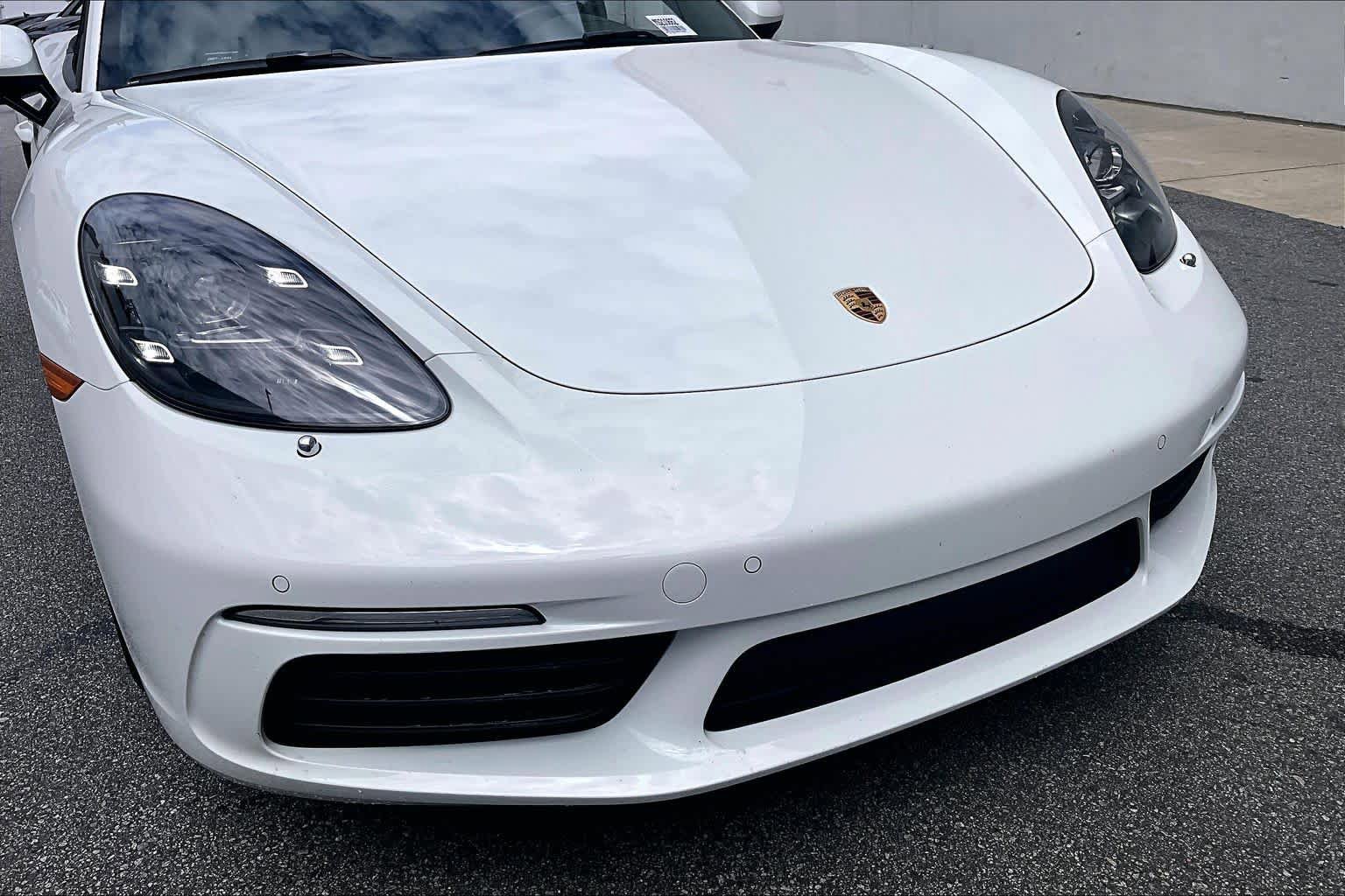 Used 2021 Porsche 718 Boxster RWD image 26