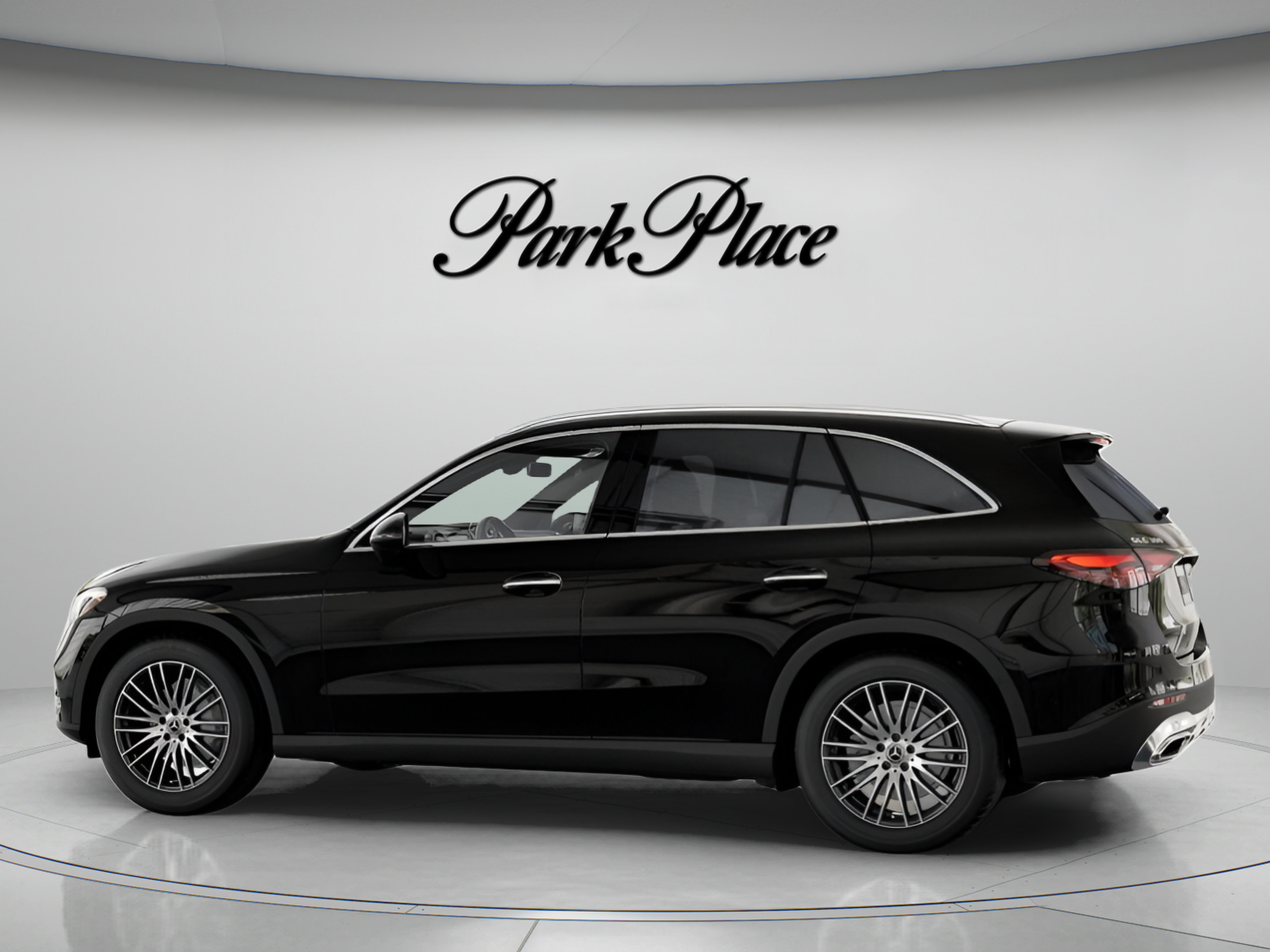 Used 2026 Mercedes-Benz GLC 300 image 9
