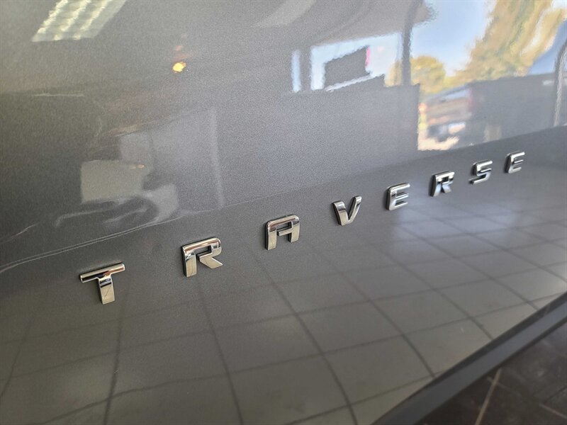Used 2020 Chevrolet Traverse LT FWD image 36