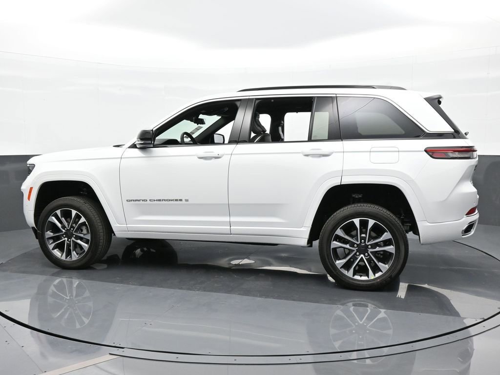 Used 2024 Jeep Grand Cherokee Overland w/ Luxury Tech Group IV image 3