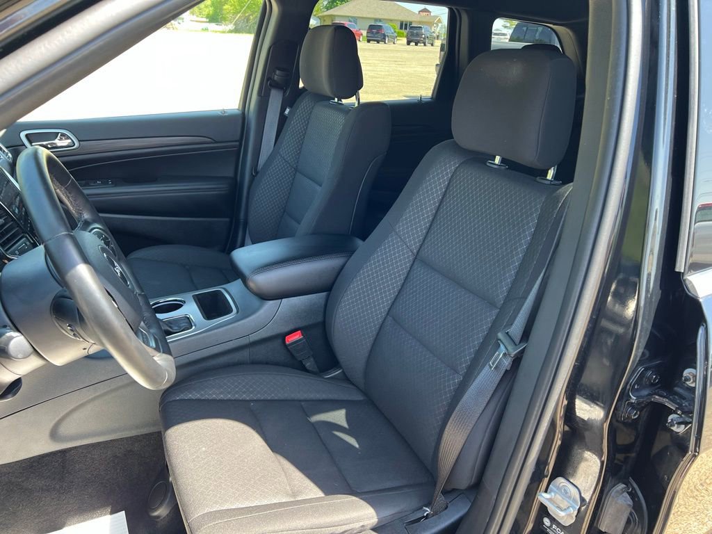 Used 2022 Jeep Grand Cherokee Laredo E w/ Security & Convenience Group image 25