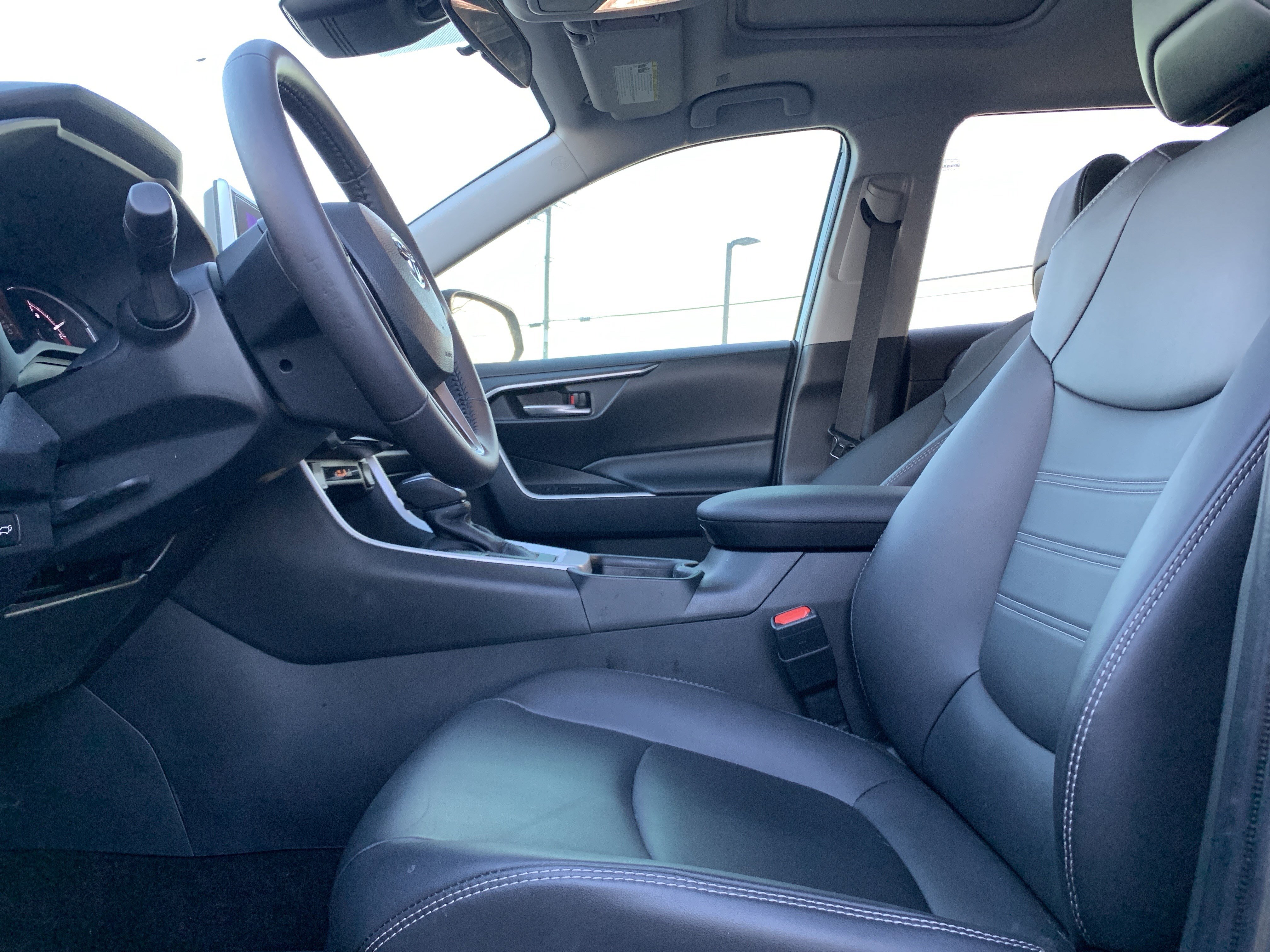 Used 2024 Toyota RAV4 XLE Premium image 16