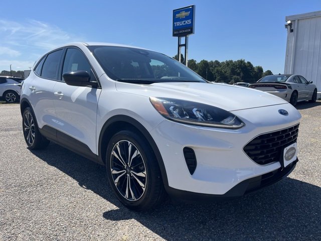 Used 2022 Ford Escape SE w/ SE Sport Appearance Package