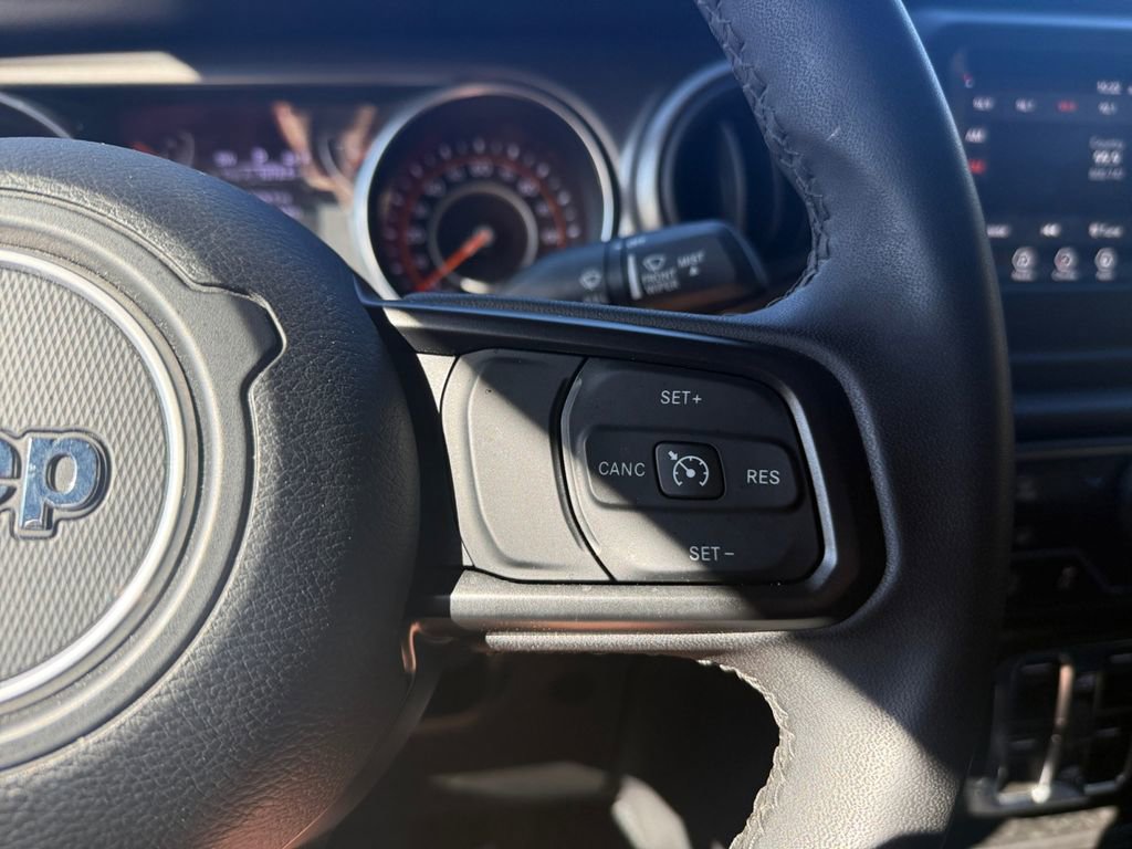 Used 2023 Jeep Gladiator Sport image 25