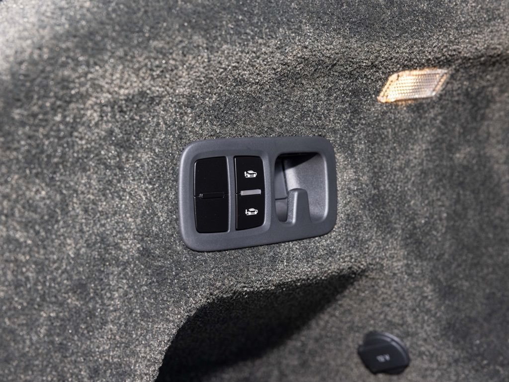 Used 2023 Bentley Bentayga AWD/4WD image 63
