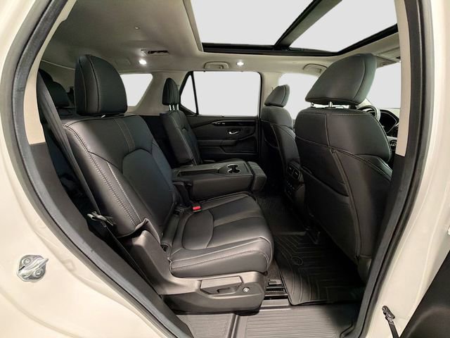 Used 2025 Honda Pilot Touring image 24