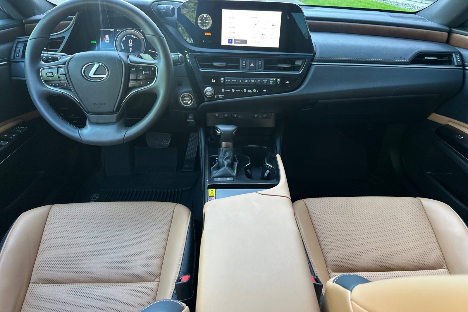 Used 2024 Lexus ES 300h w/ Premium Package image 17