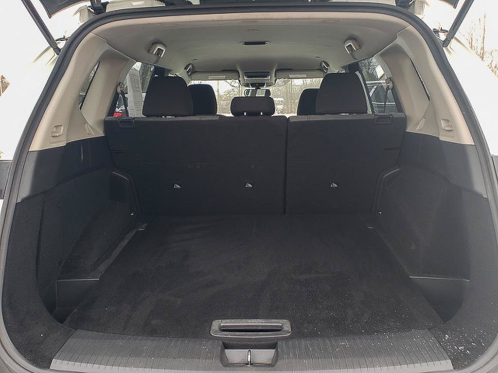 Used 2023 Nissan Rogue SV AWD/4WD image 19