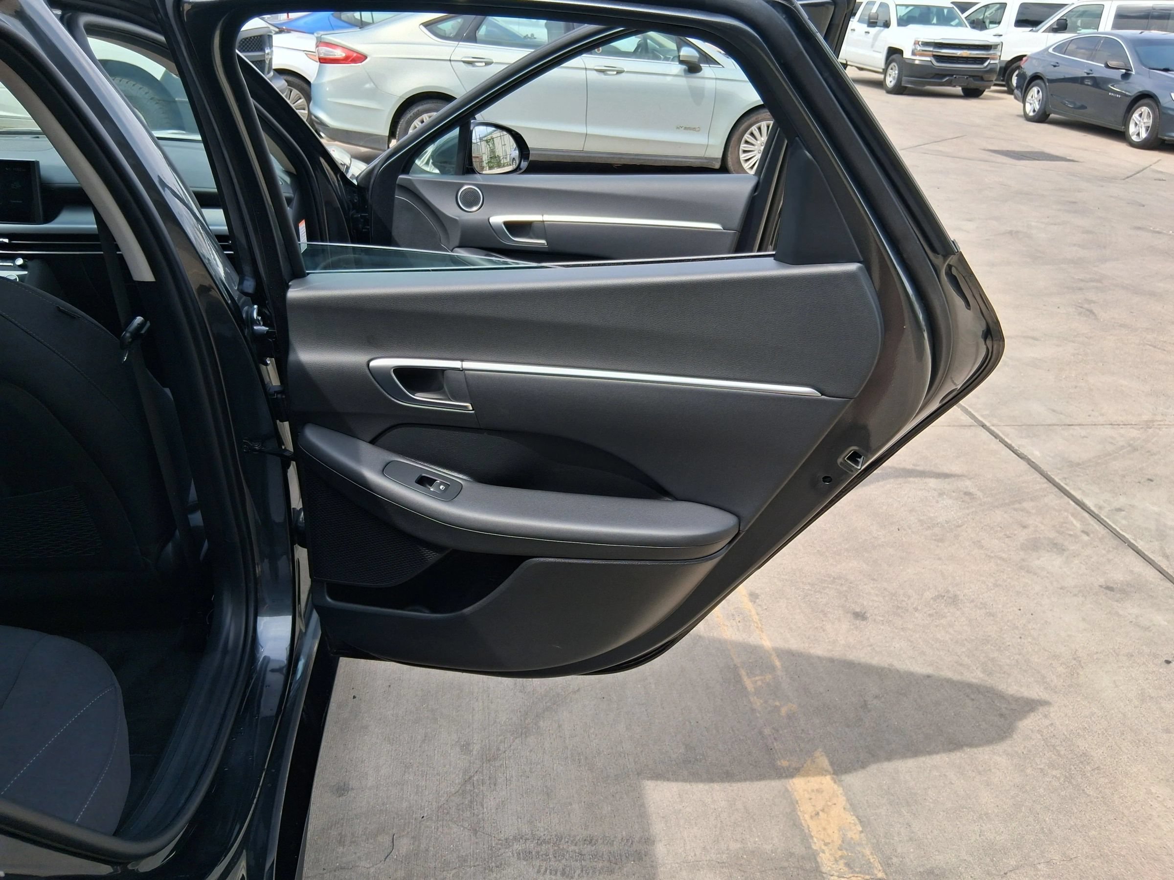 Used 2025 Hyundai Sonata SEL FWD image 32