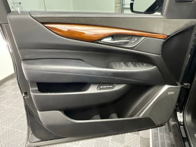Used 2016 Cadillac Escalade Premium image 14