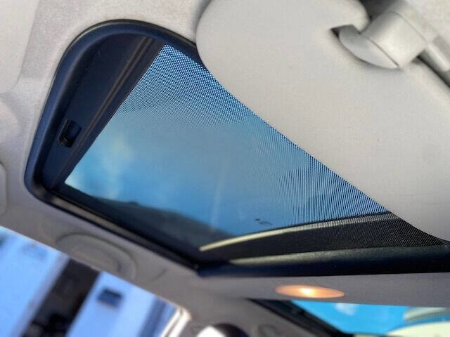 Used 2010 MINI Cooper Hardtop image 14