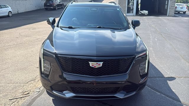 Used 2024 Cadillac XT4 Sport AWD/4WD image 9