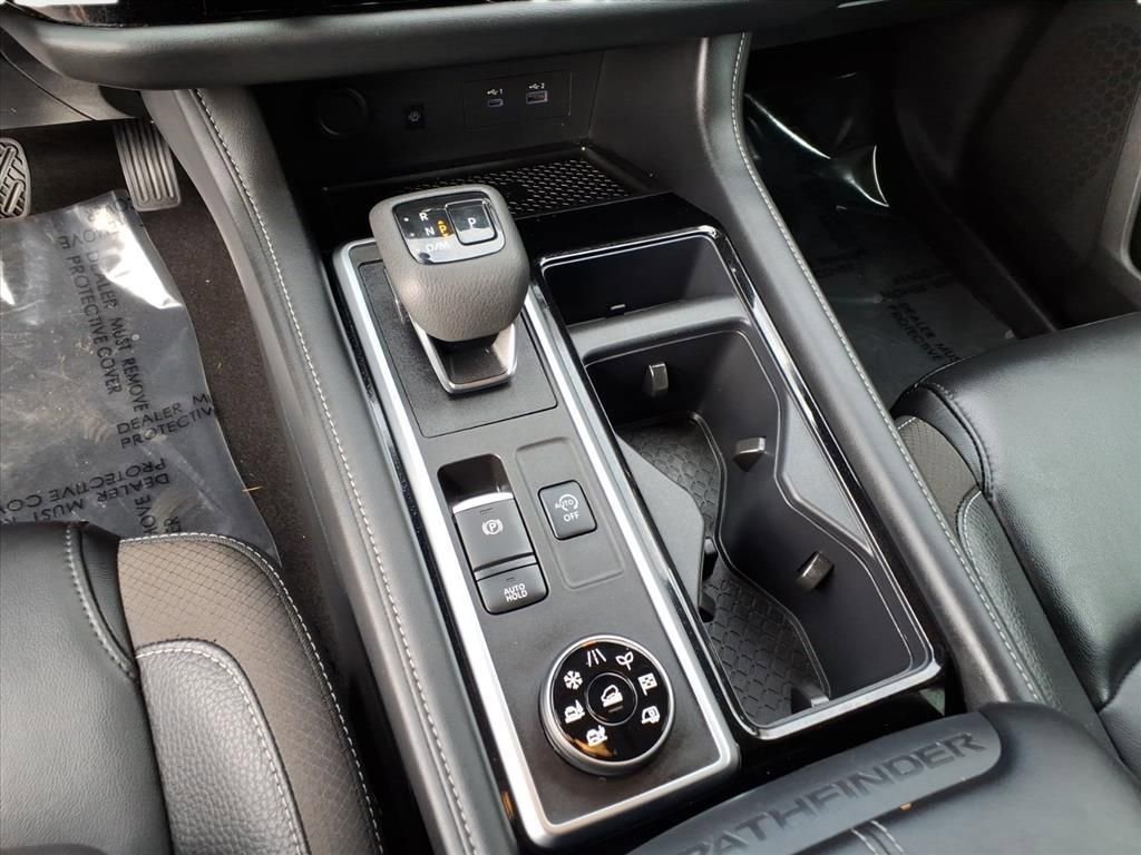 Used 2024 Nissan Pathfinder SL image 25