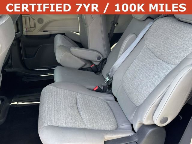 Used 2024 Toyota Sienna LE image 18
