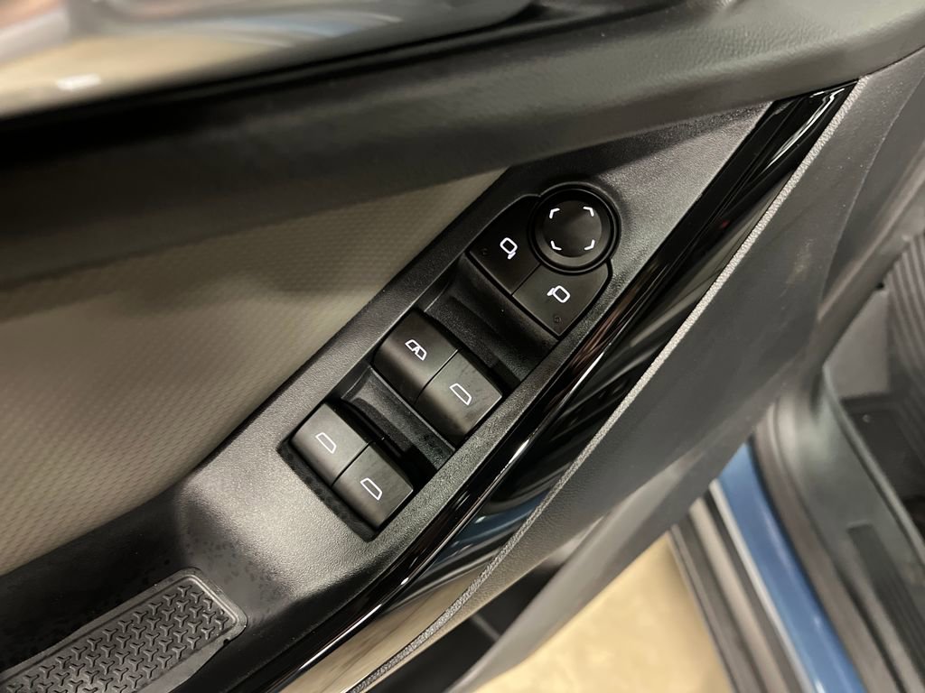 New 2026 Chevrolet Equinox LT w/ Convenience Package II AWD/4WD image 15