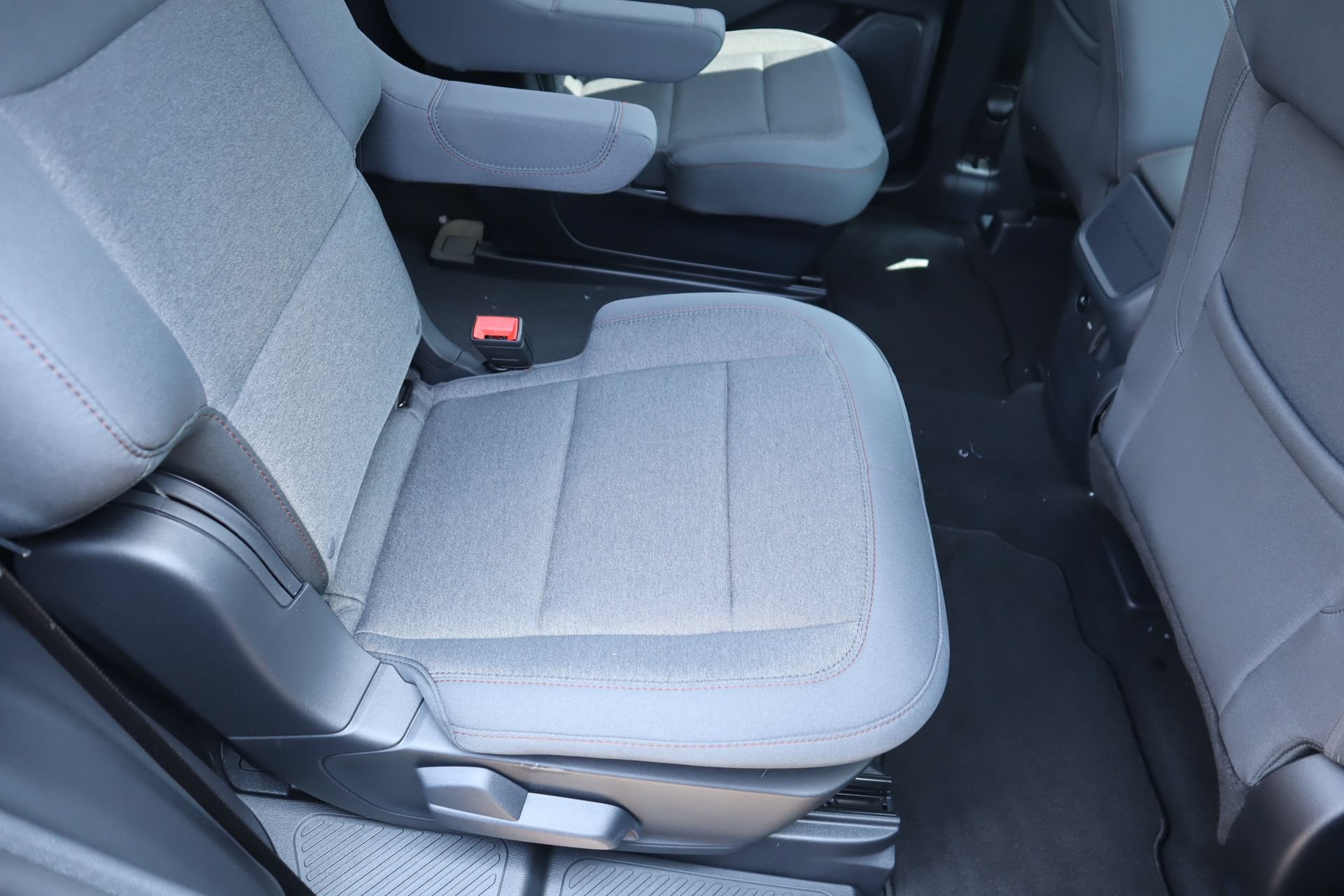 New 2026 Ford Explorer Active RWD image 15