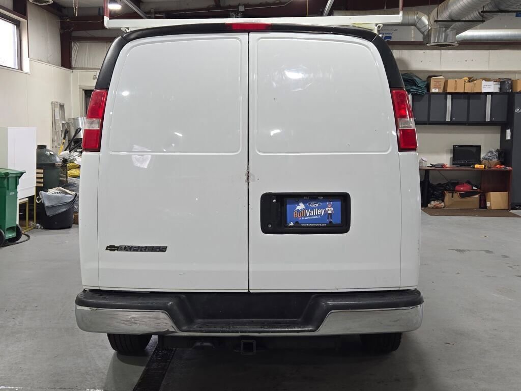 Used 2017 Chevrolet Express 3500 image 16