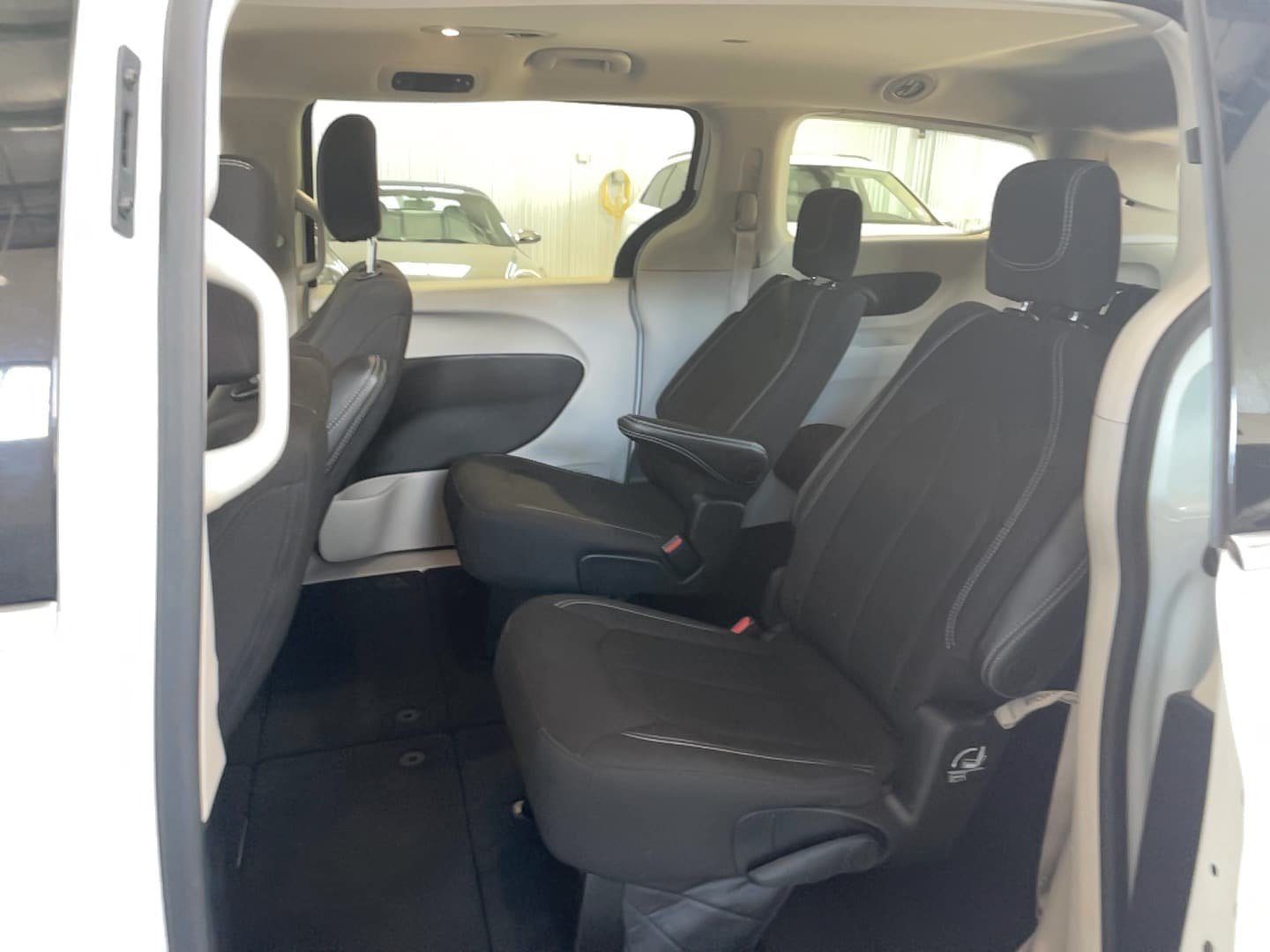 Used 2023 Chrysler Voyager LX FWD image 15