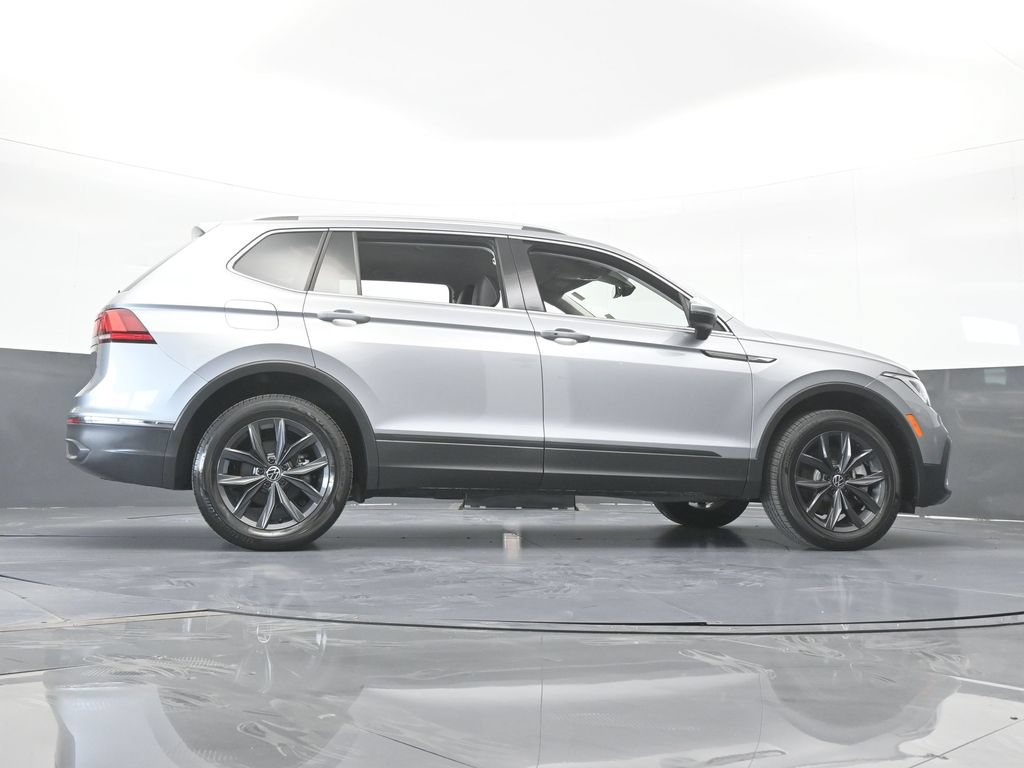 Used 2024 Volkswagen Tiguan SE FWD image 63