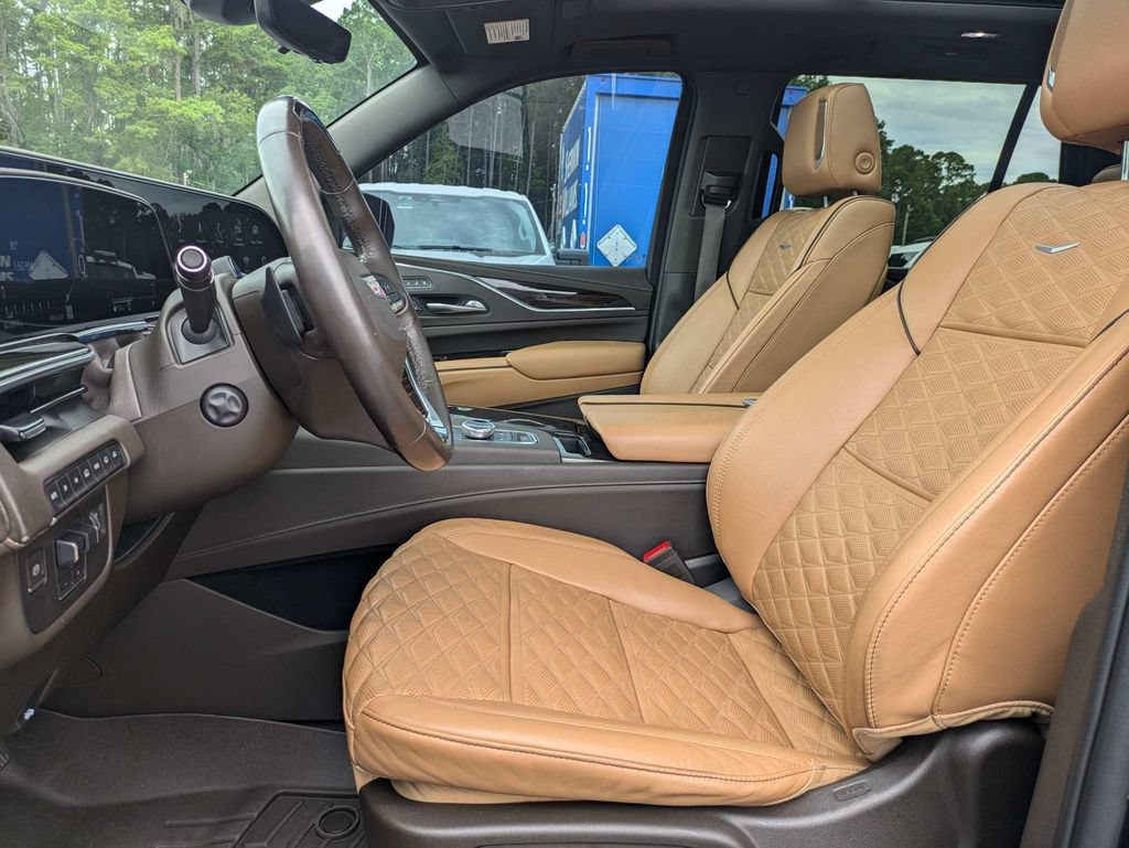 Used 2022 Cadillac Escalade Sport w/ Touring Package AWD/4WD image 14