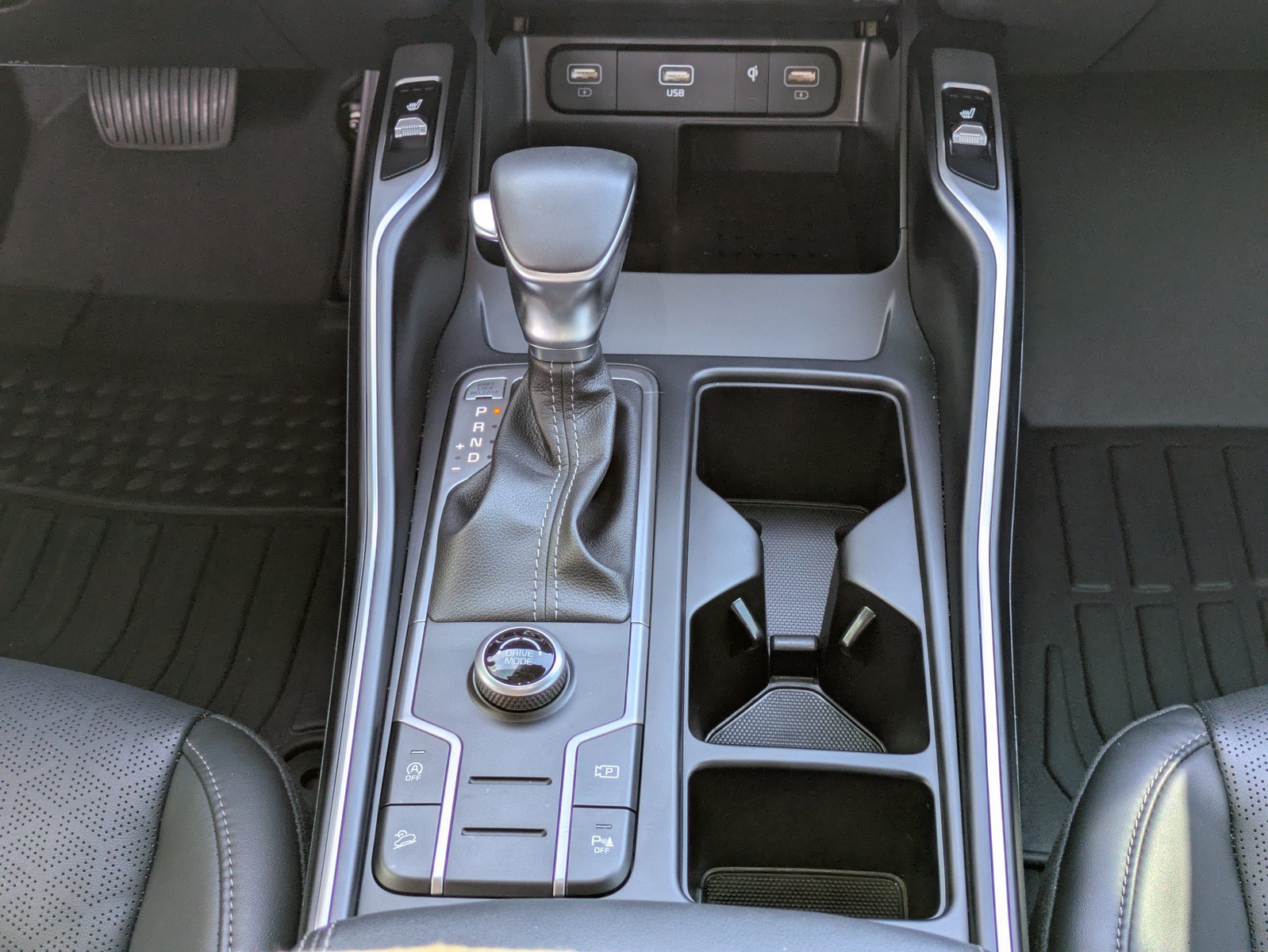Certified 2023 Kia Sorento S w/ Panoramic Sunroof Package FWD image 16
