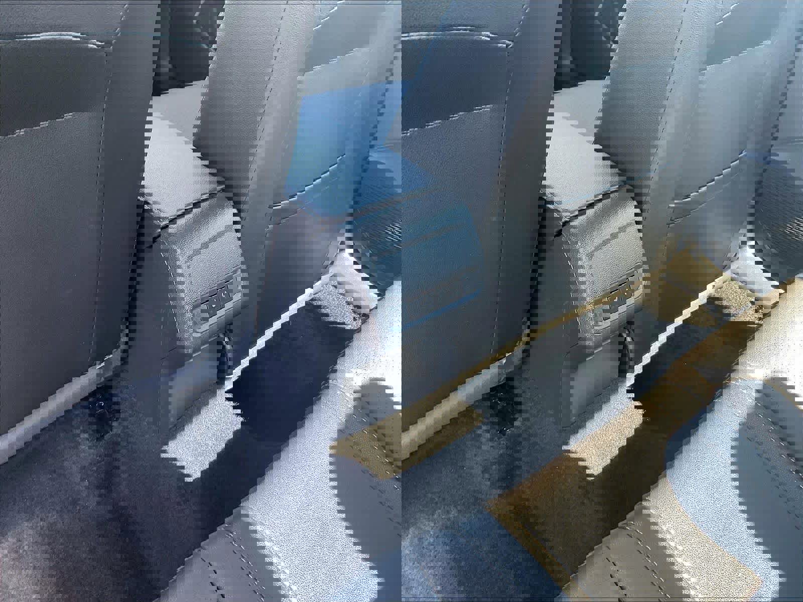 Used 2021 Volkswagen Jetta SE w/ SE Cold Weather Package image 27