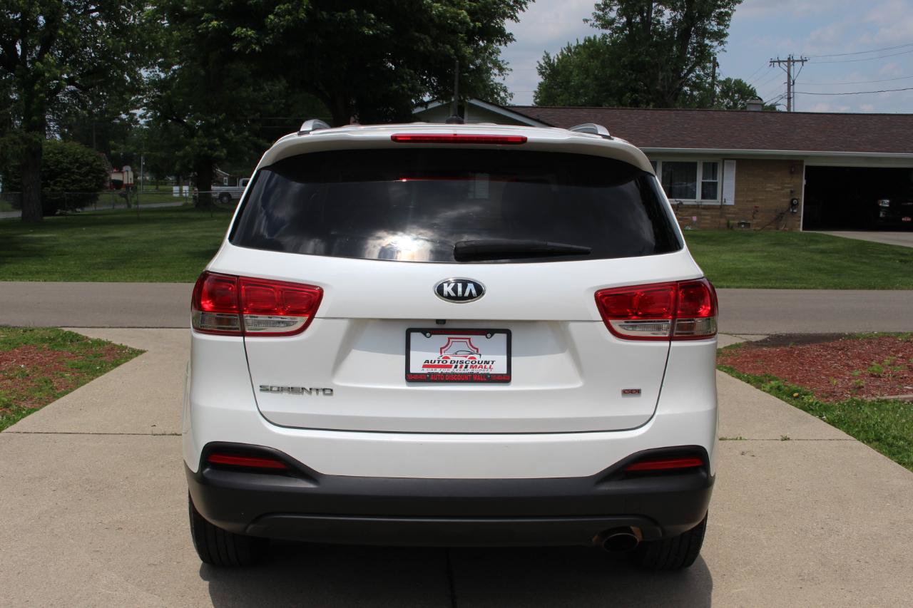 Used 2017 Kia Sorento FWD image 8
