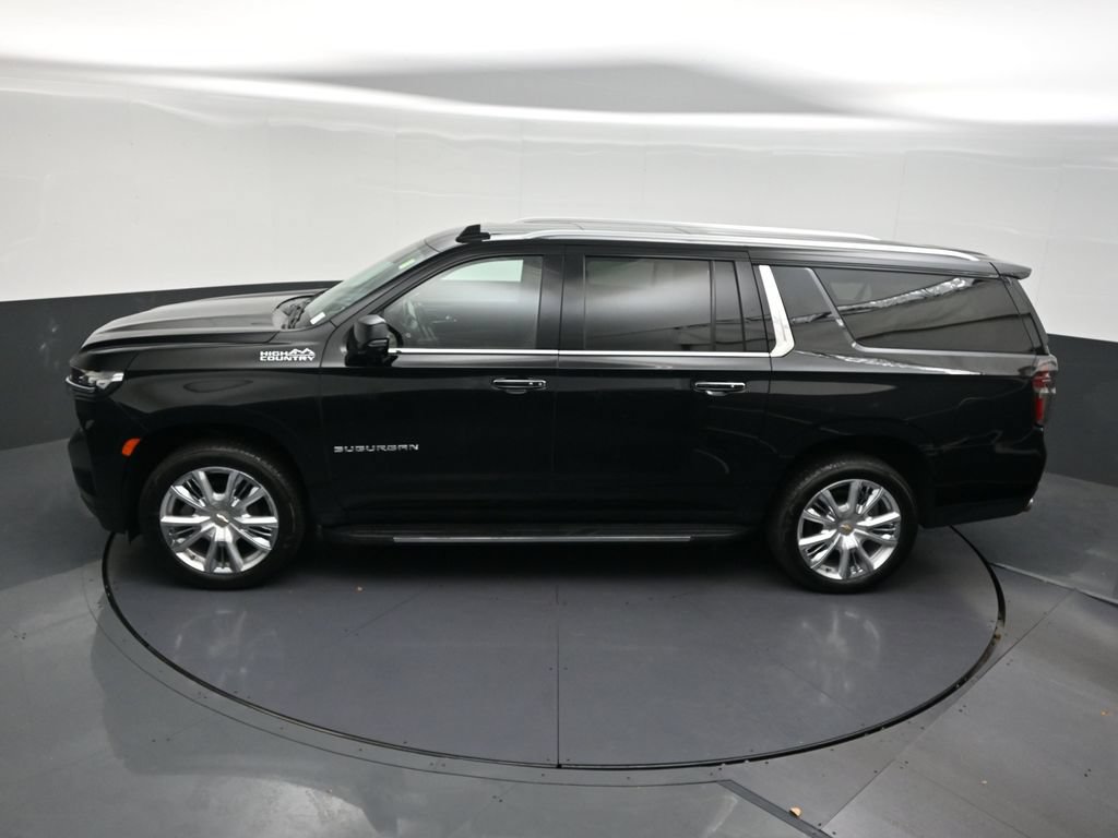 Used 2023 Chevrolet Suburban High Country RWD image 13