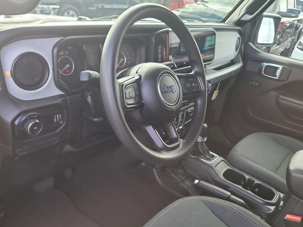 Used 2025 Jeep Wrangler Sport image 10