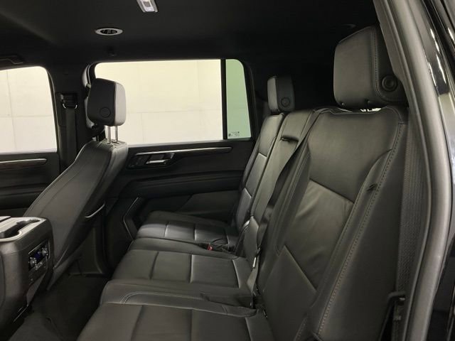 Used 2025 Chevrolet Suburban LT image 36