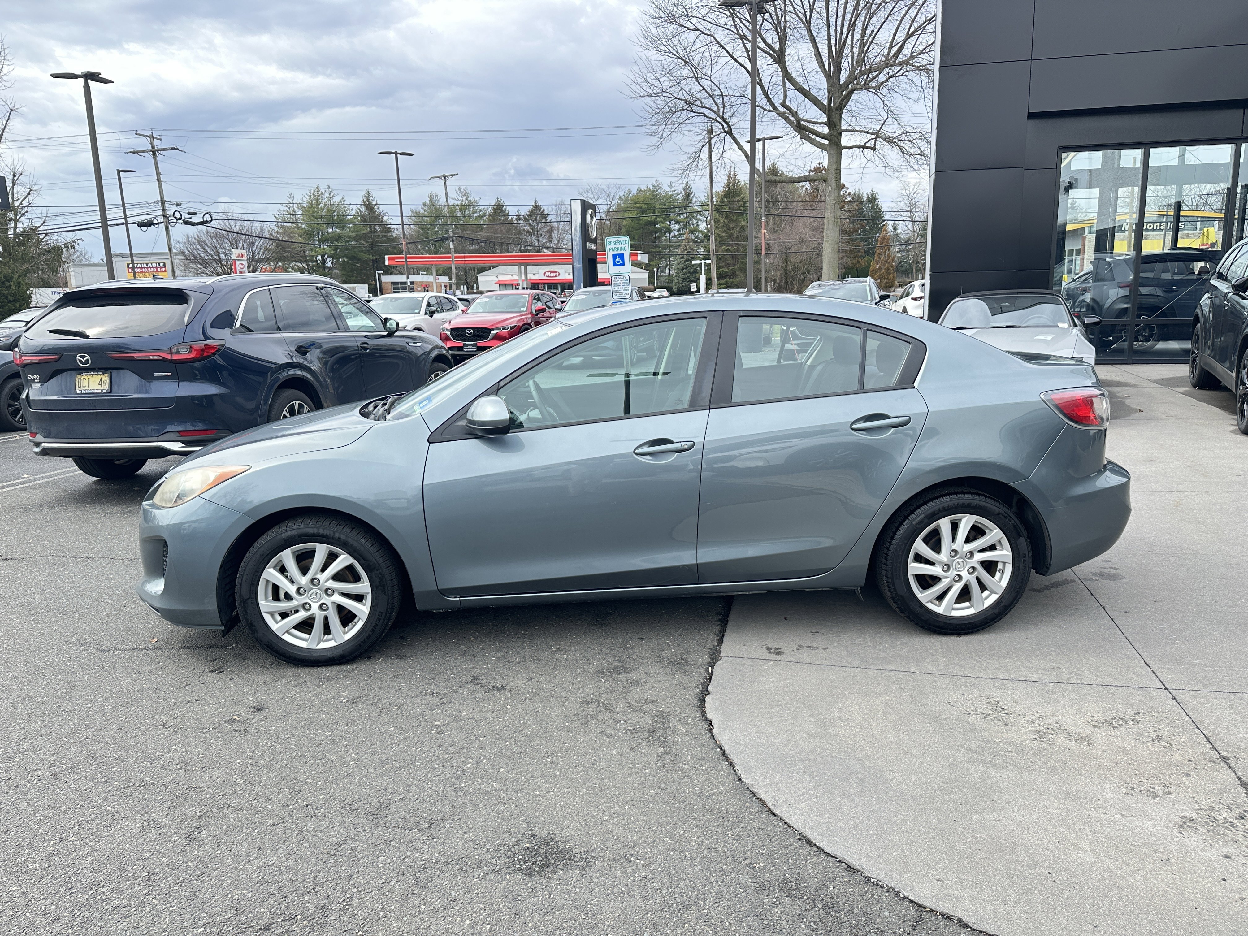 Used 2012 MAZDA MAZDA3 i Touring image 3