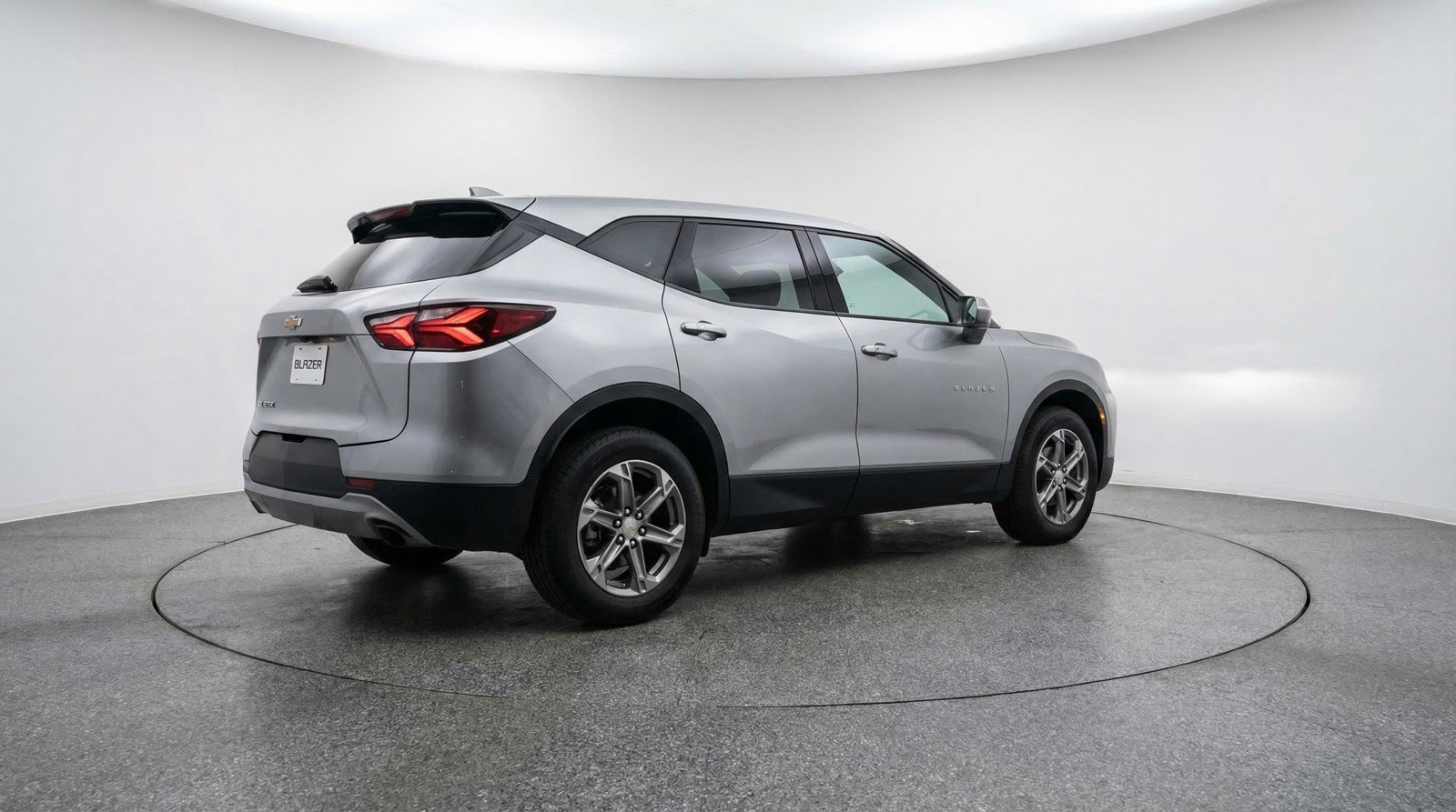 Used 2025 Chevrolet Blazer LT FWD image 9