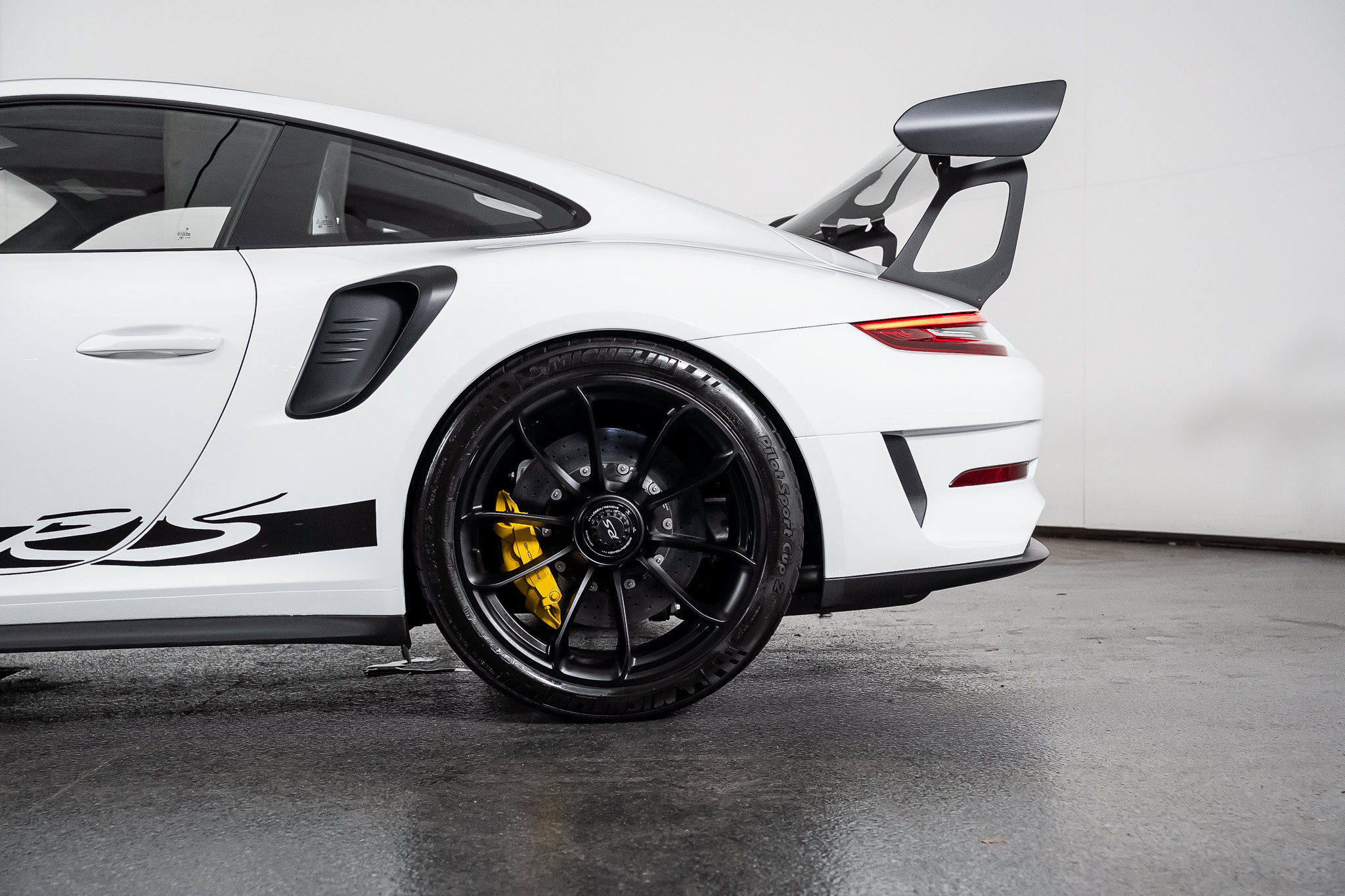 Used 2019 Porsche 911 GT3 RS RWD image 24