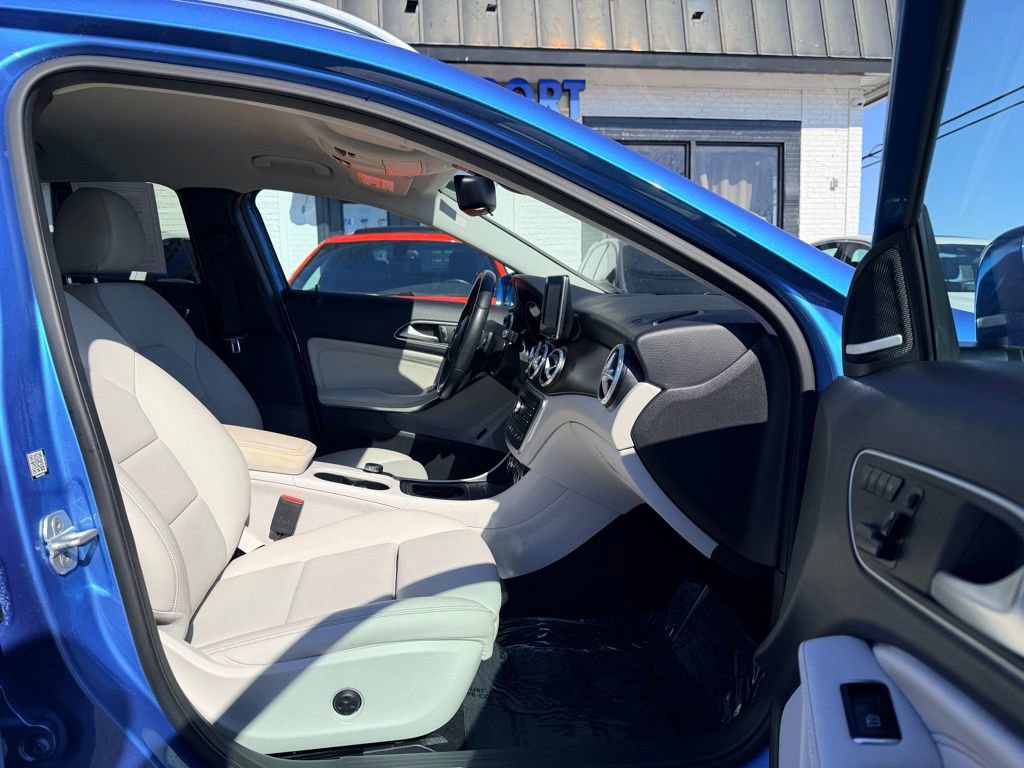 Used 2017 Mercedes-Benz GLA 250 4MATIC image 13