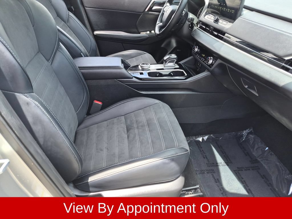 Used 2025 Mitsubishi Outlander SE AWD/4WD image 32