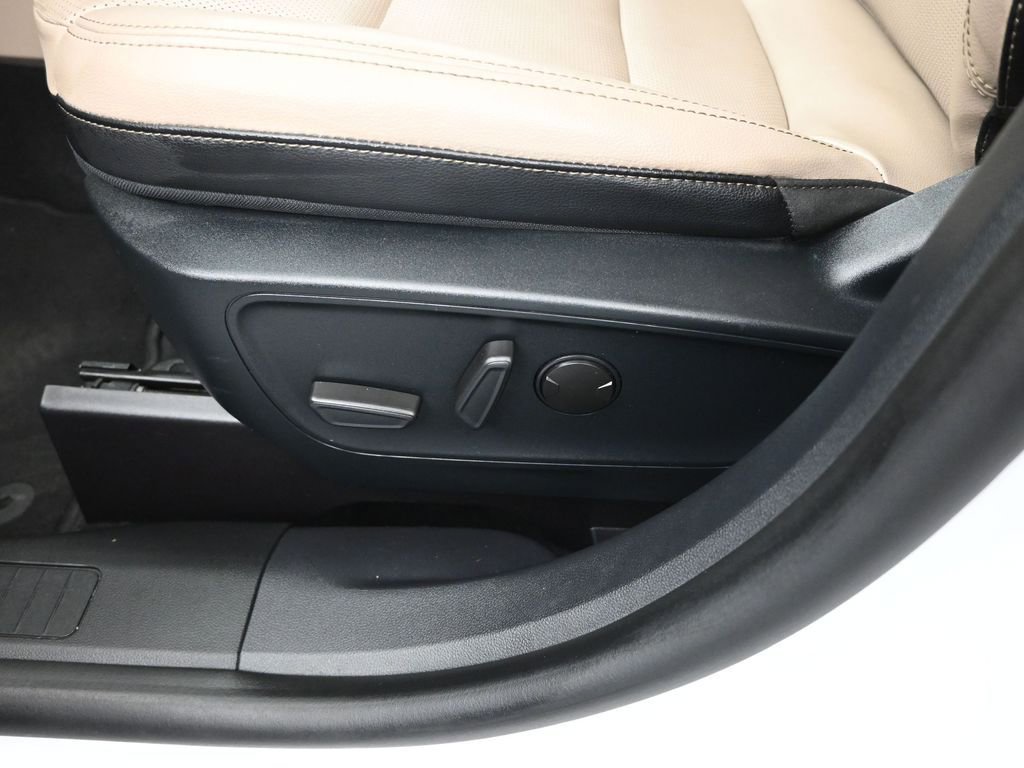 Certified 2020 Ford Escape SEL image 16