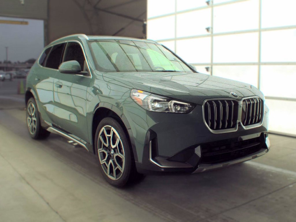 Used 2025 BMW X1 xDrive28i AWD/4WD image 4