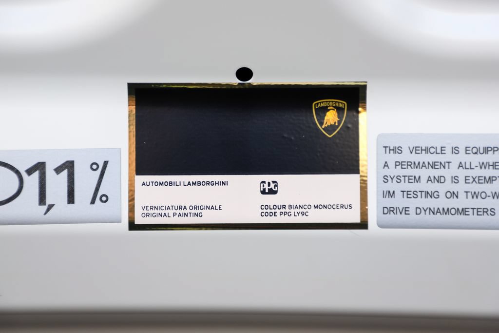 Used 2018 Lamborghini Huracan Performante AWD/4WD image 62