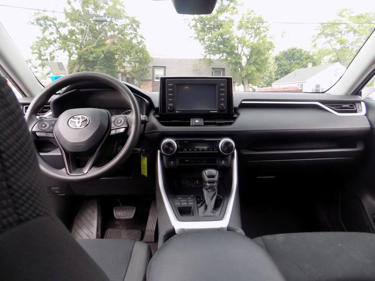 Used 2020 Toyota RAV4 LE w/ Carpet Mat Package AWD/4WD image 13