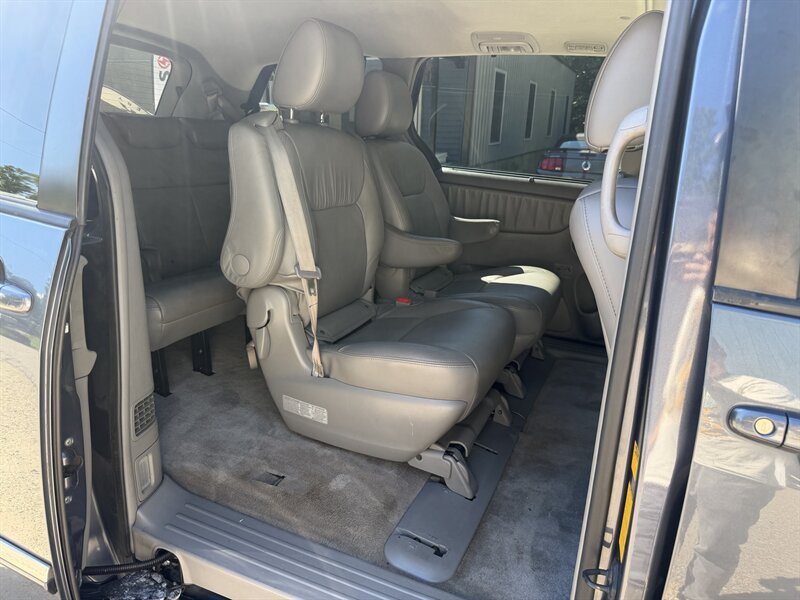 Used 2009 Toyota Sienna AWD image 16