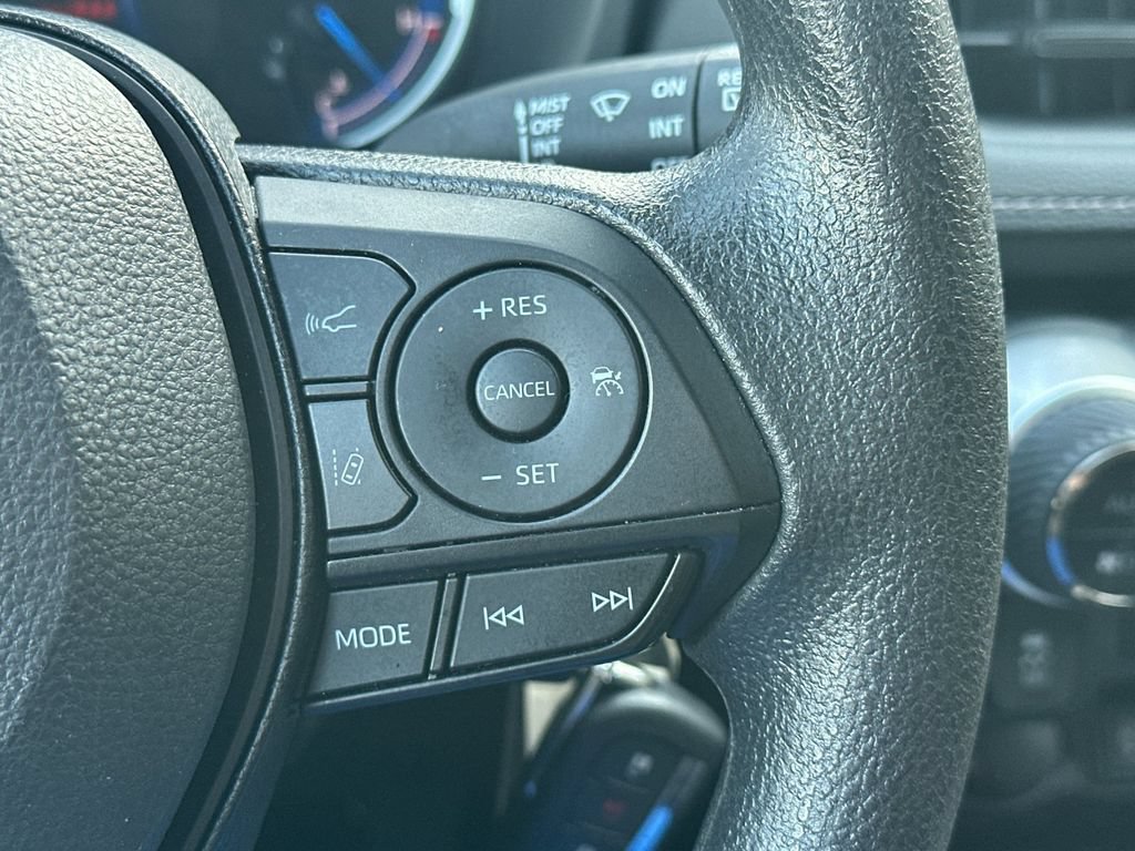 Certified 2025 Toyota RAV4 LE AWD/4WD image 25