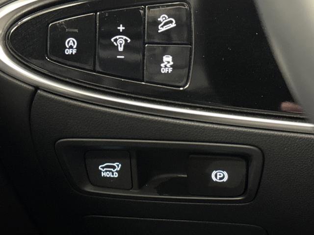 Used 2025 Genesis GV70 2.5T w/ Select Package image 25