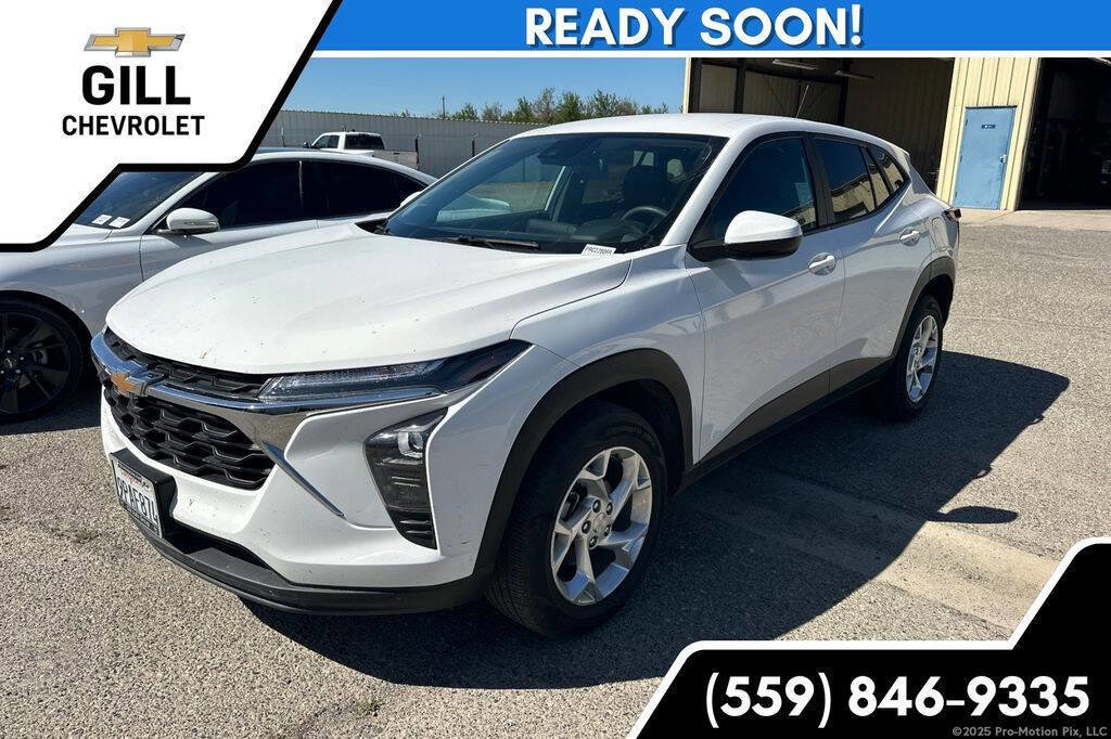 Used 2024 Chevrolet Trax LS w/ LS Convenience Package image 1