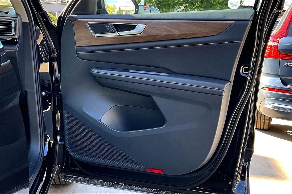 New 2026 Volkswagen Atlas SE FWD image 28